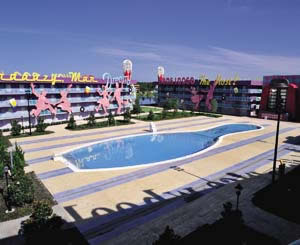 <Disney World Pop Century>