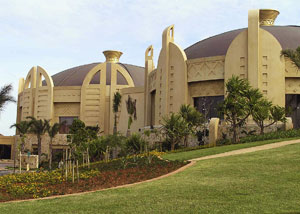 Tilt Up WallsThe Sibaya Casino in Durban, South Africa, is a vivid example of the extreme levels of craftsmanship that can be delivered by today’s tilt-up contractor.