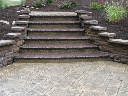Concrete steps that look like natural stone.