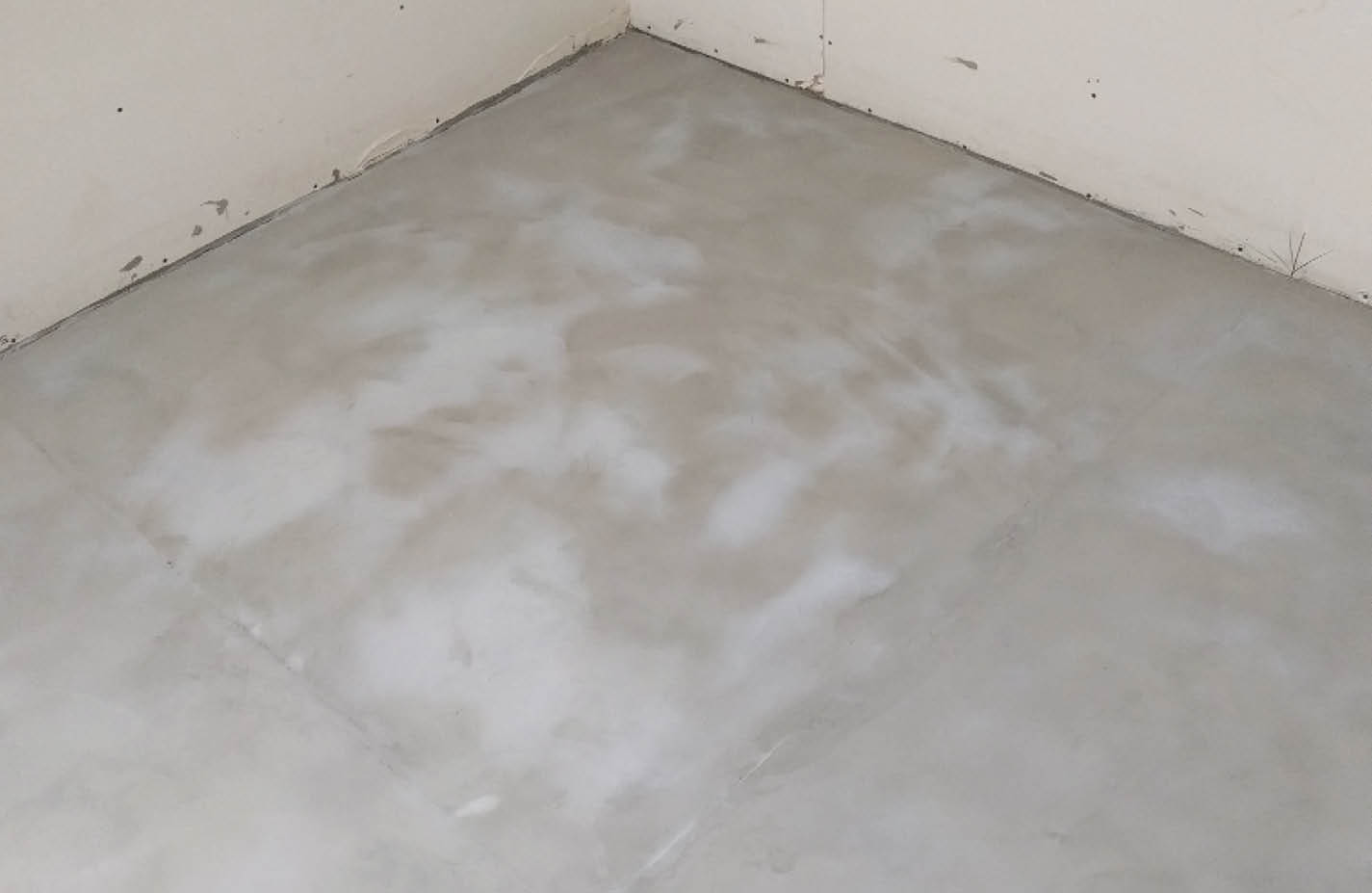 What Caused this Microtopping to Discolor? Concrete Decor