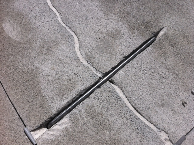 The Concrete Staple used for repair cracked concrete