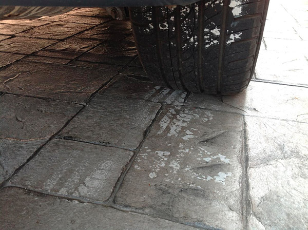 Melting sealant on concrete driveway