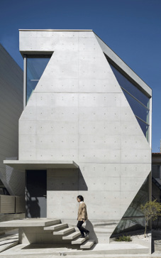 R·torso·C in Tokyo - For architecture on a small site, sectional and volumetric design is very important.