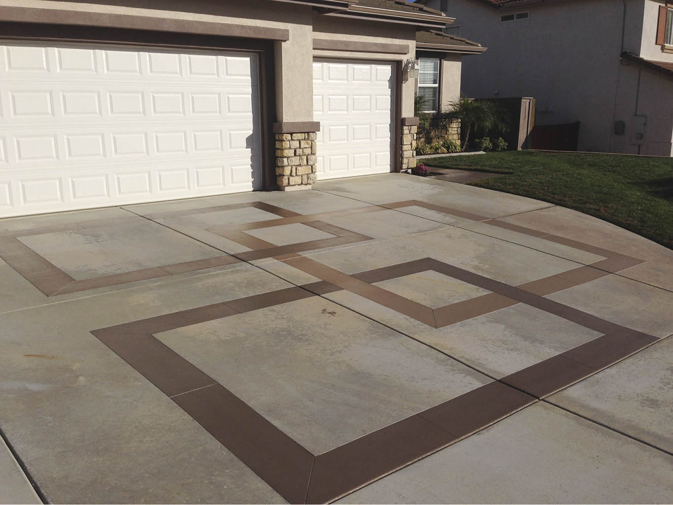 Geometric designs show off this driveway.
