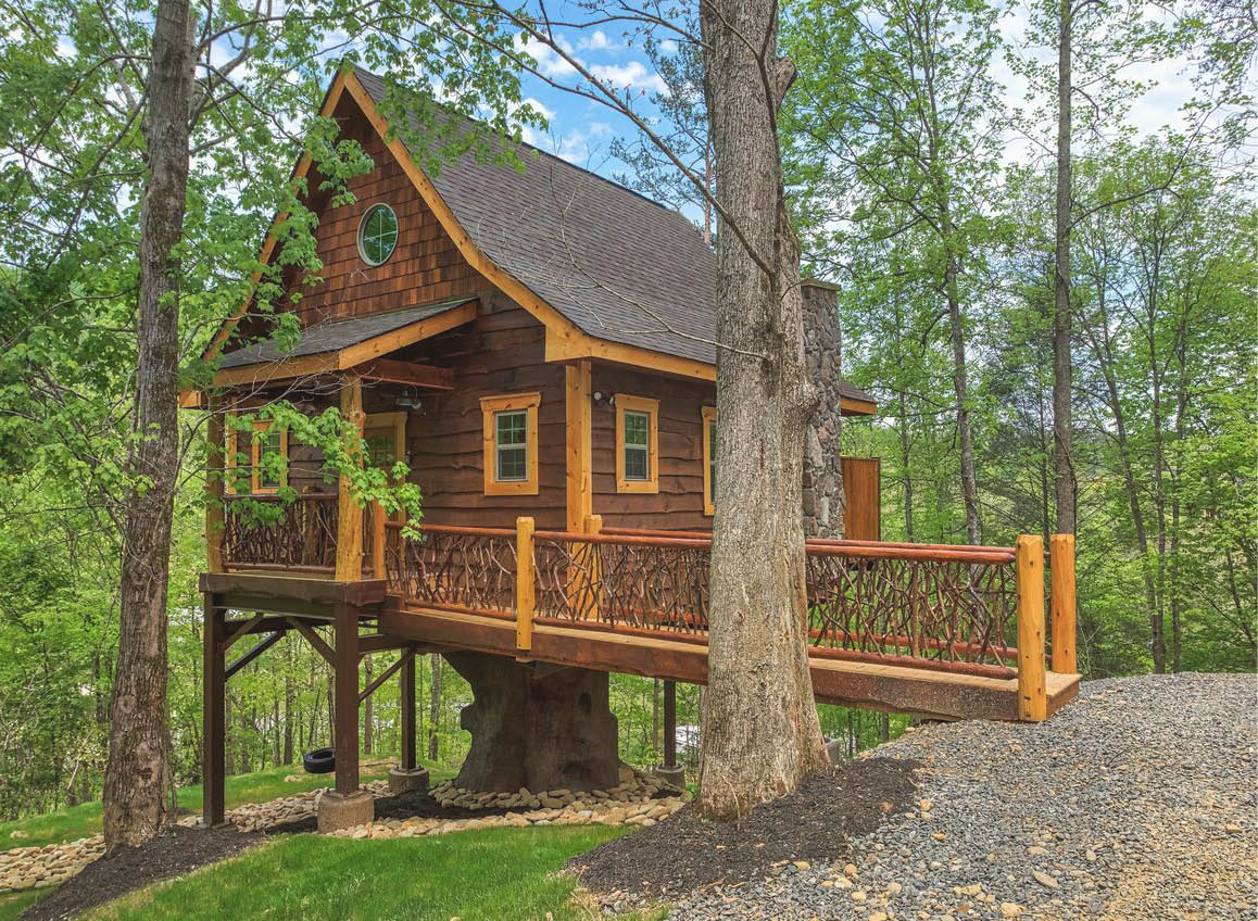 Exterior concrete tree house in Pigeon Forge, Tennessee