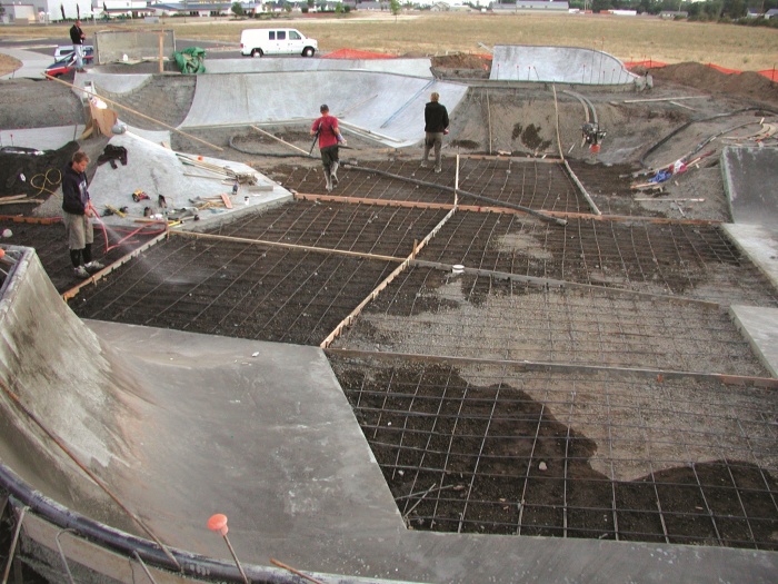 Building one of Airspeed Skateparks -Parks usually range from 8,000 to 20,000 square feet. At nearly 30,000 square feet, the Chehalem Skate Park, in Newberg, Ore., is one of the most revered and visited parks in the Paci?c Northwest. 