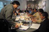 Fu-Tung Cheng training an eager group of students about the topic of concrete countertops.