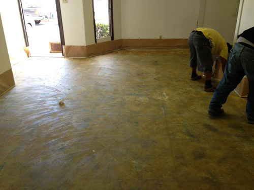 Miracote trainer Bill Young installed the overlay as part of a training class. The colors were put down by Thinh Tran, All Innovative Concrete, Austin. 