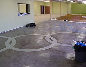 Rings connected design on a microtopping floor