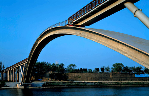 The Footbridge of Peace in Seoul, South Korea, was designed by architect Rudy Ricciotti.